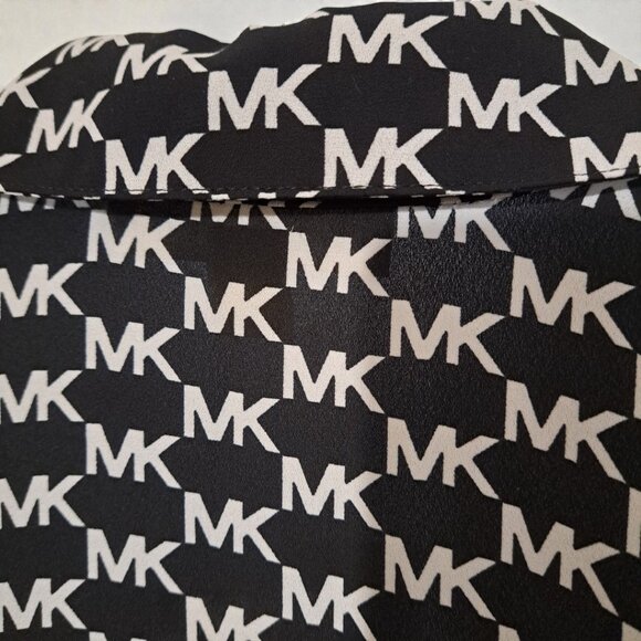 Michael Kors Size 1X, ¾ Sleeve Black & White Logo Top NWT - Picture 14 of 15